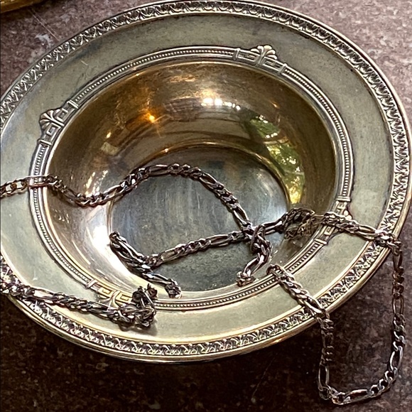 Elegant Sterling Figaro Chain - Picture 4 of 5